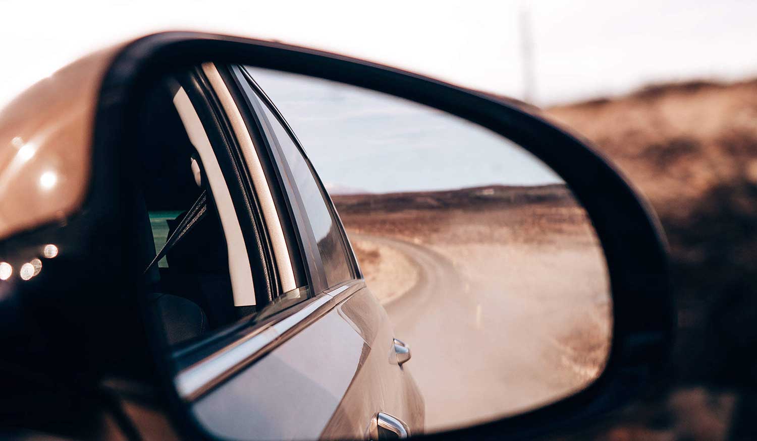 Sometimes it is good to put things in the rear view mirror. 2020 was such a year. Yet even in the midst of bad things and suffering, we can still fix our mindset and fix our eyes on Jesus - and not on our problems.
